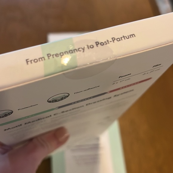 Motif c section post-partum dressing for wound. - Picture 8 of 8